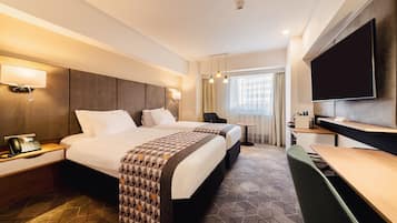 In-room safe, desk, laptop workspace, blackout drapes