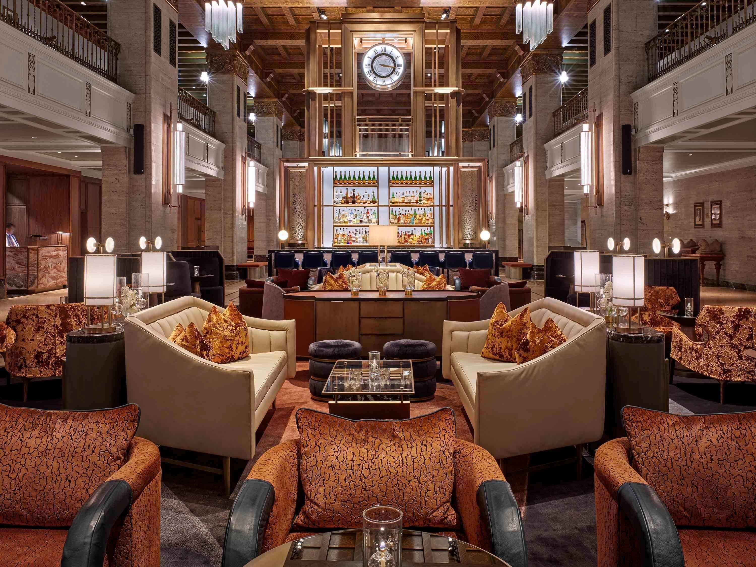 3 restaurants; breakfast, lunch and dinner served 