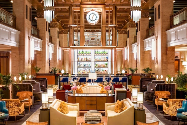 3 bares, bar de cocktails, bar de champagne