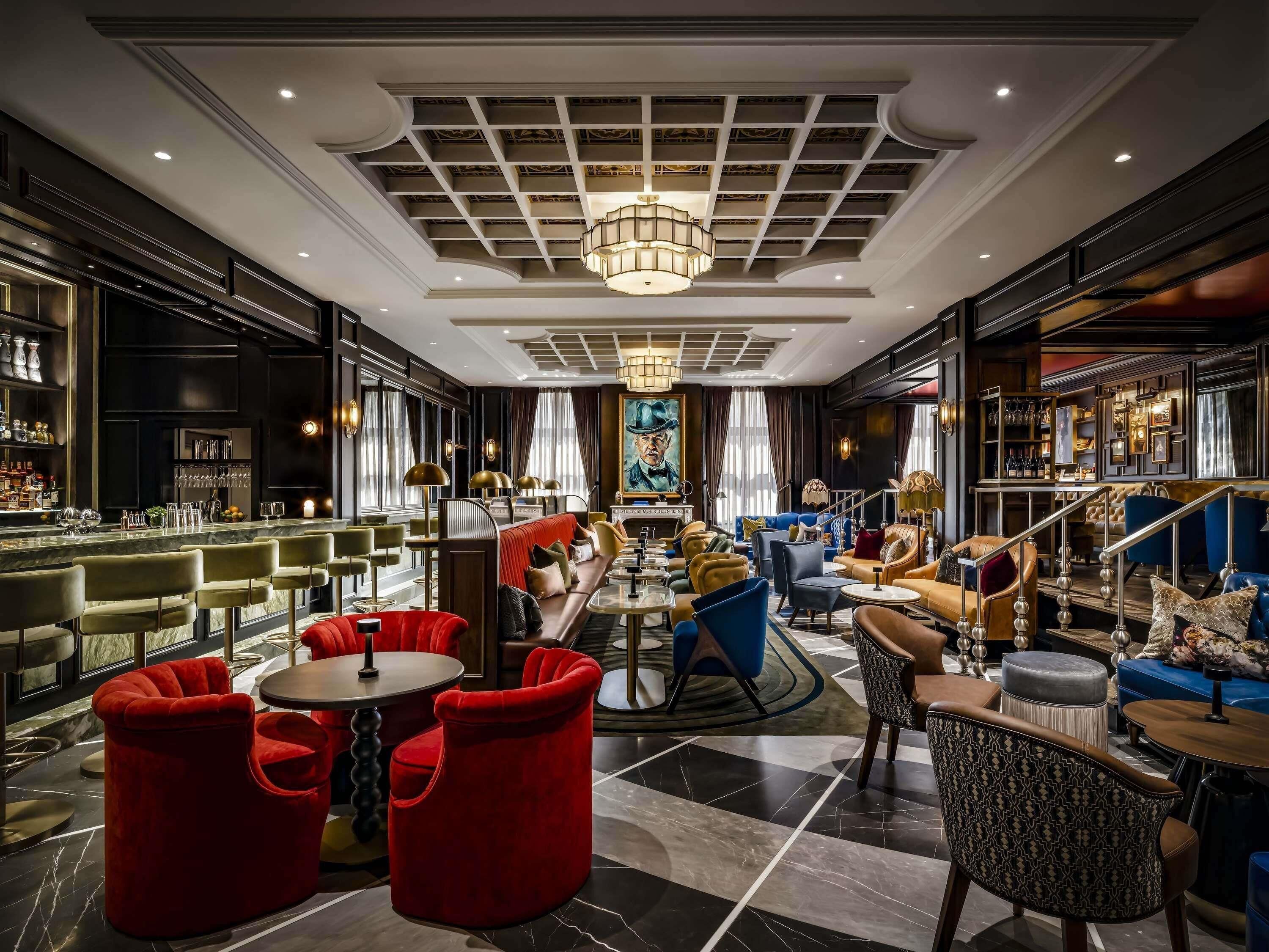 3 barer/lounger, cocktailbar og champagnebar