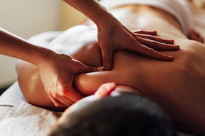 身体护理、体膜护理、身体磨砂、面部护理、指（趾）甲修剪和护理