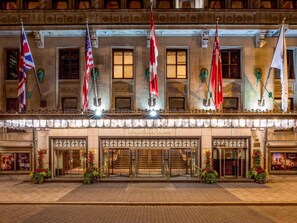 Exterior - Fairmont Royal York Gold Experience (Toronto)
