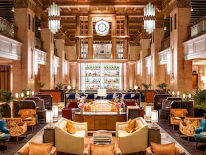 3 bars/lounges, cocktail bar, Champagne bar - Fairmont Royal York Gold Experience (Toronto)