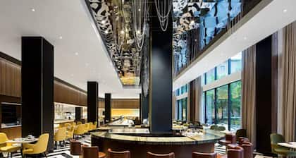 Fairmont The Queen Elizabeth Gold Experience