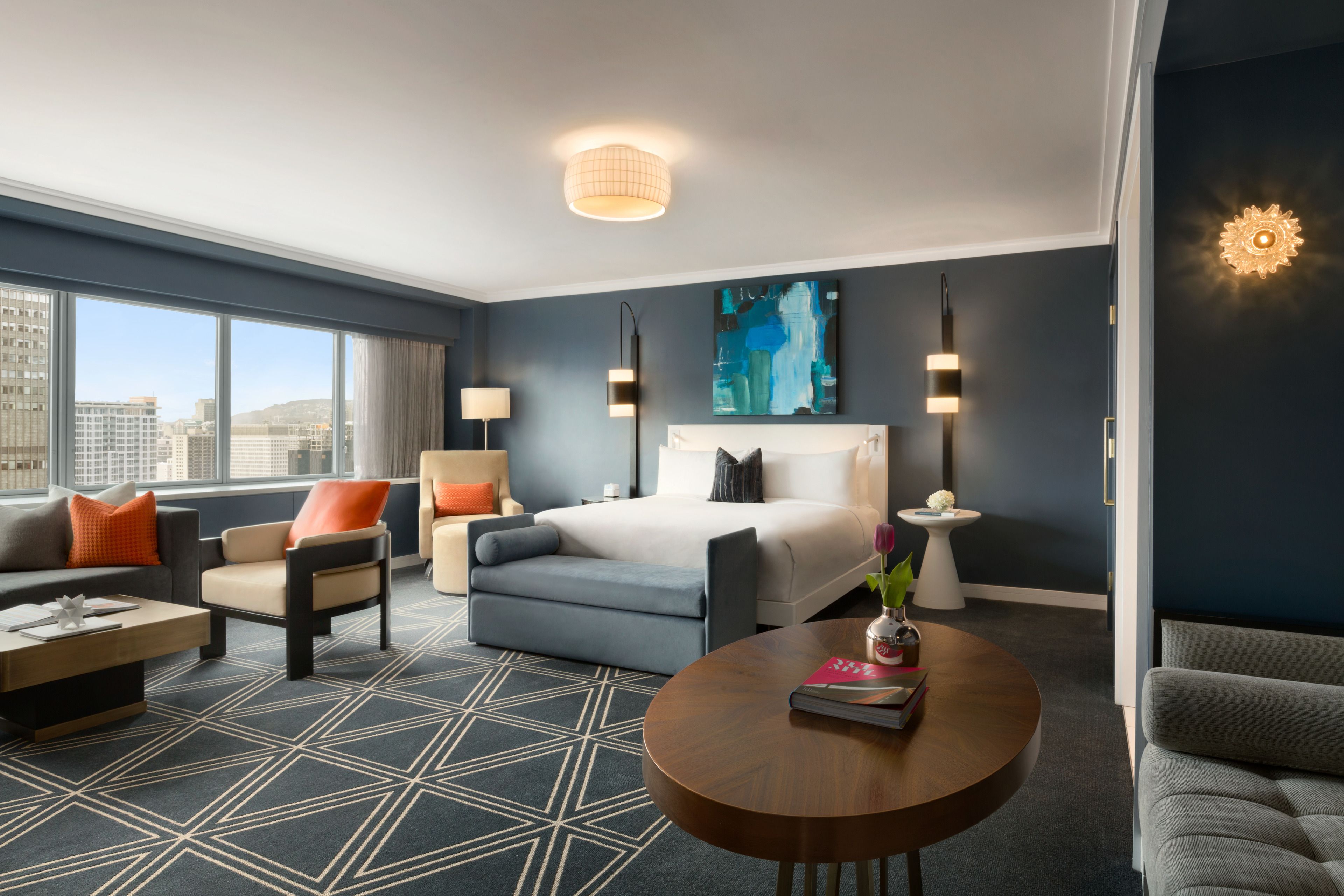 signature room, 1 king bed, non smoking (large) | 1 bedroom, minibar, in-room safe, desk