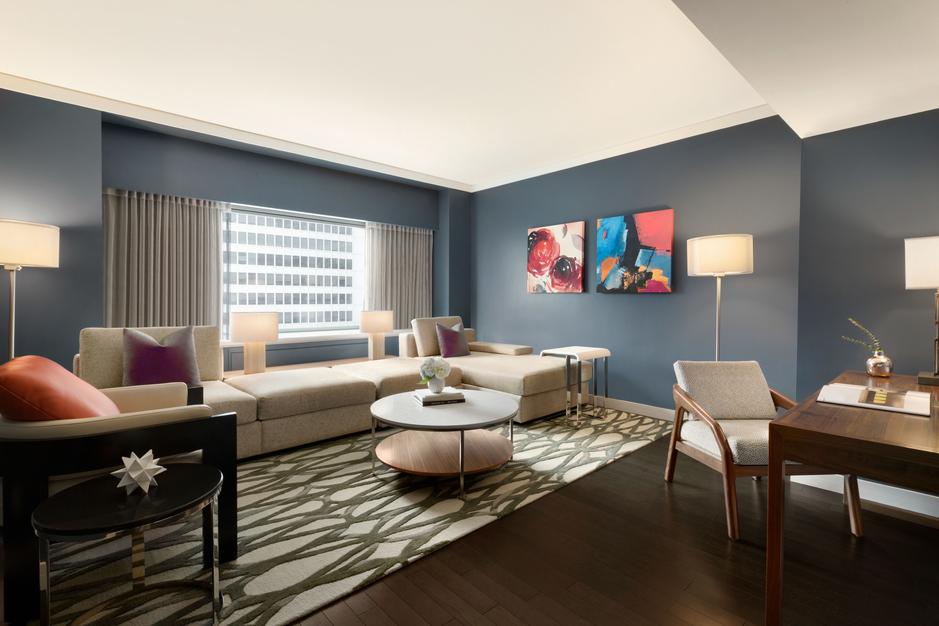 junior suite, 1 king bed, non smoking | 1 bedroom, minibar, in-room safe, desk