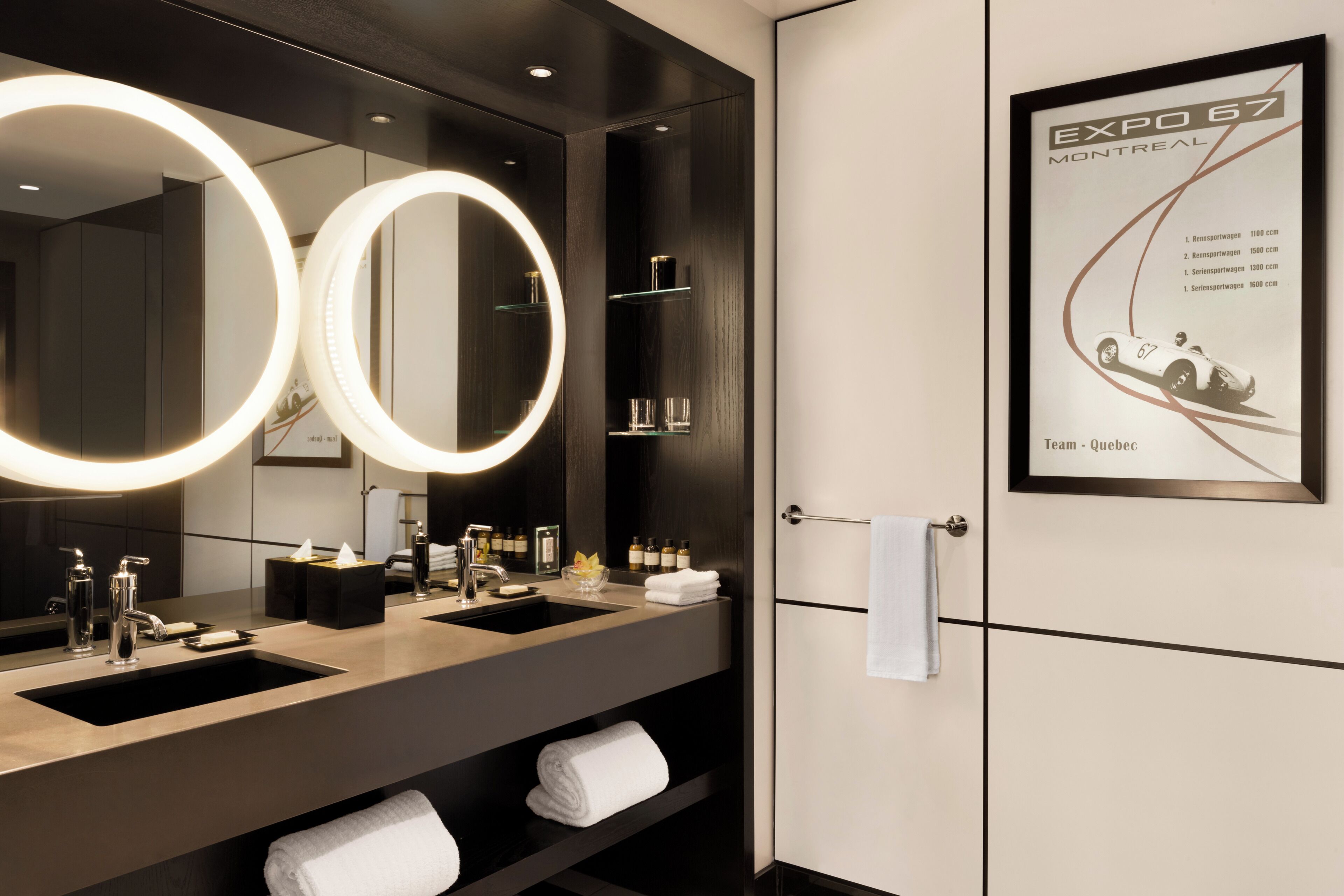 Artículos de tocador de diseñador, secador de pelo, batas, pantuflas