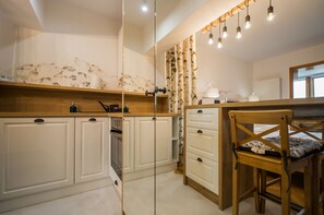 豪華公寓, 城市景 | 熨斗/熨衫板、免費 Wi-Fi、床單