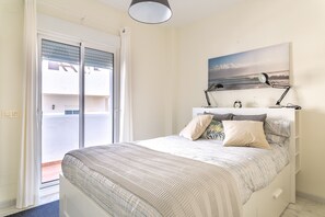 1 slaapkamer, een strijkplank/strijkijzer, gratis wifi