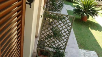 Kamar Double, pemandangan kebun | Teras/patio
