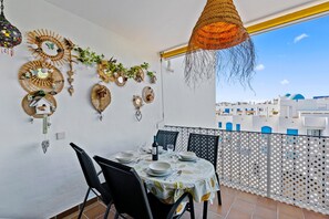 Outdoor dining - Marina Duquesa 2110 Lovely Place (Manilva)