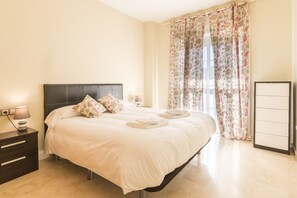 1 slaapkamer, een strijkplank/strijkijzer, gratis wifi