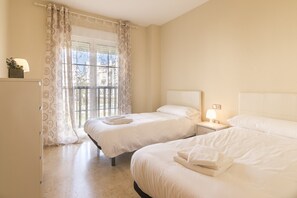 2 Schlafzimmer, Bügeleisen/Bügelbrett, kostenloses WLAN