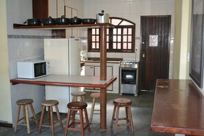 Geladeira, micro-ondas, liquidificador