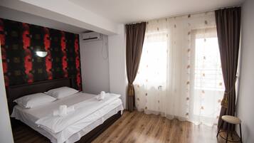 Soundproofing, rollaway beds, free WiFi