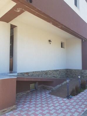 Exterior detail - Florencia Residence (Constanta)