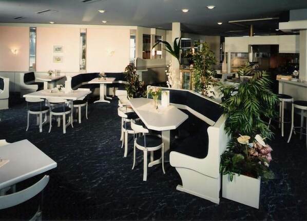 Dining - Sportpark Jürgen Fassbender (Eggenstein-Leopoldshafen)