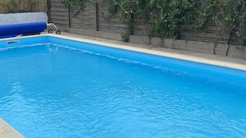 Sesongbasert utendørsbasseng