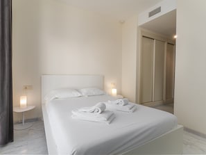 3 bedrooms, iron/ironing board, free WiFi
