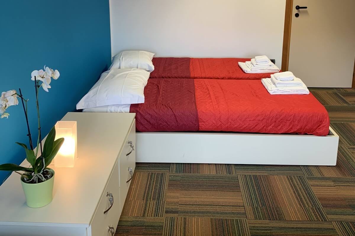 Habitación cuádruple | Ropa de cama hipoalergénica y wifi gratis