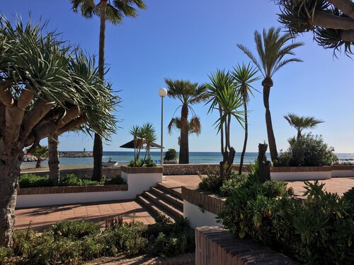 Marina Real Beach Front 2204