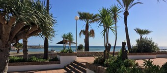 Marina Real Beach Front 2204