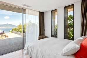 5 bedrooms, in-room safe, iron/ironing board, free WiFi