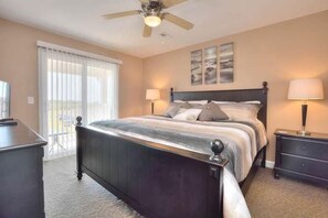 3 Schlafzimmer, Schreibtisch, Bügeleisen/Bügelbrett, WLAN