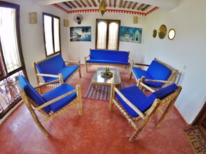 Lobby sitting area - Zawady Villa (Malindi)