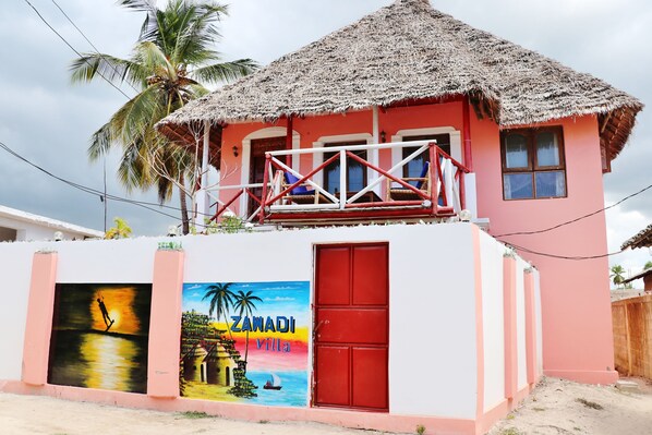 Front of property - Zawady Villa (Malindi)