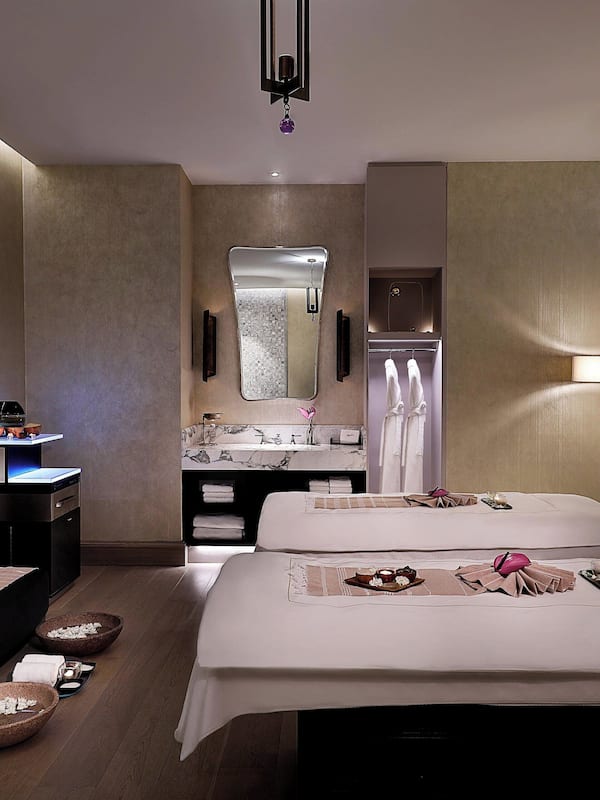 Couples treatment room(s), hot tub, steam room, hot stone massages