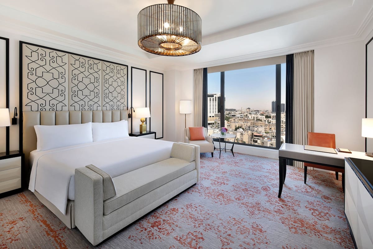 Grand Room, 1 King Bed, Non Smoking | 1 bedroom, hypo-allergenic bedding, pillow-top beds, minibar