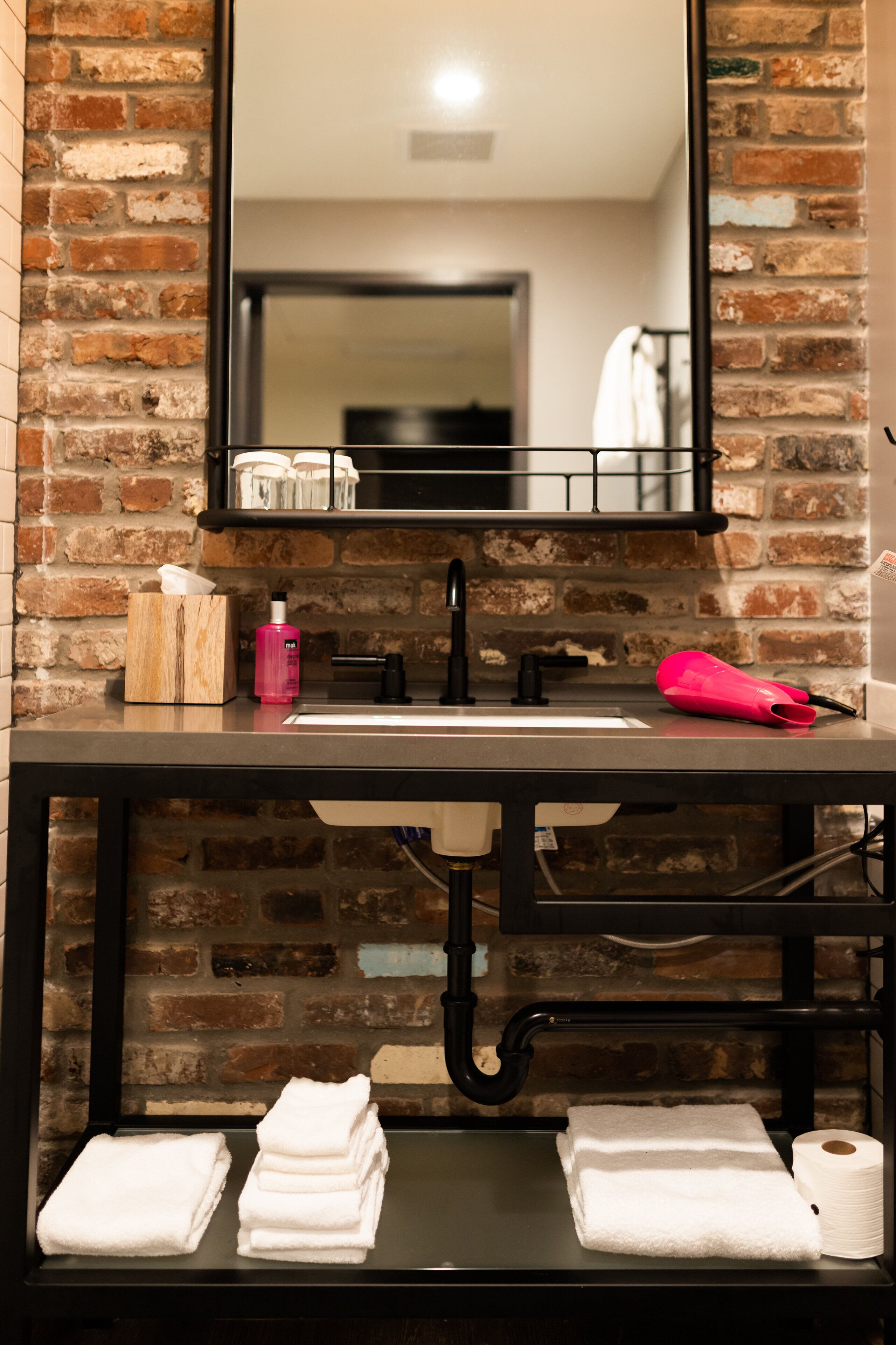 desk, laptop workspace, soundproofing, free wifi