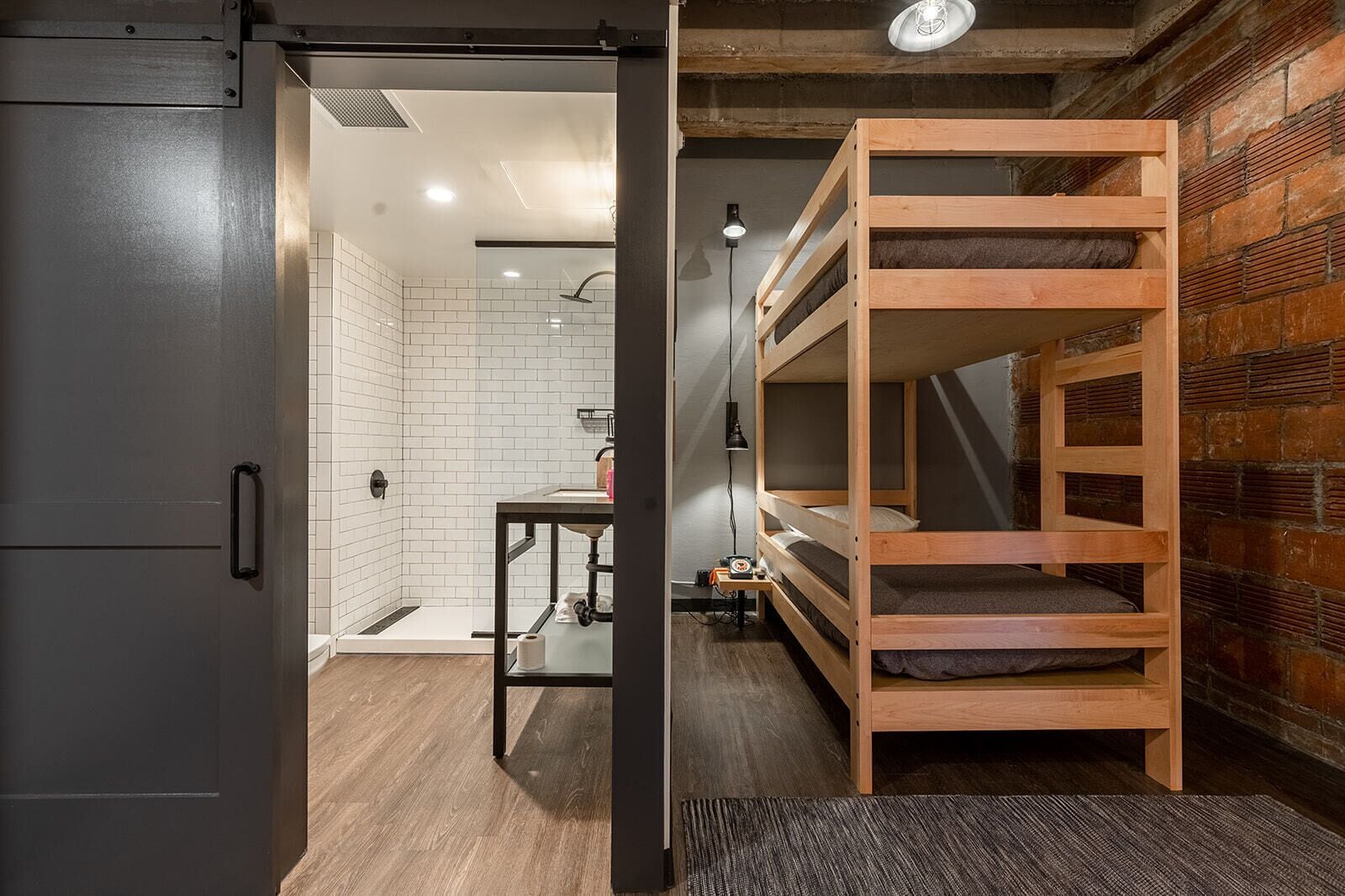 desk, laptop workspace, soundproofing, free wifi