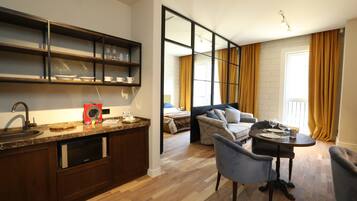 1 bedroom, minibar, iron/ironing board, free WiFi