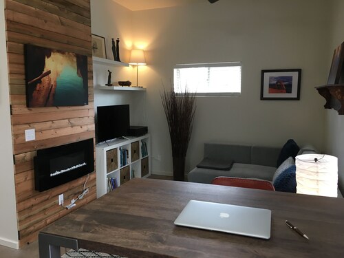 Grand Canyon Escape 1 Bed 1 Bath Walk to Downtown