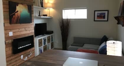 Grand Canyon Escape 1 Bed 1 Bath Walk to Downtown