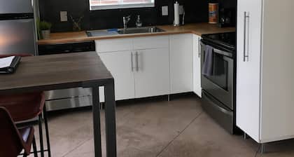 Grand Canyon Escape 1 Bed 1 Bath Walk to Downtown