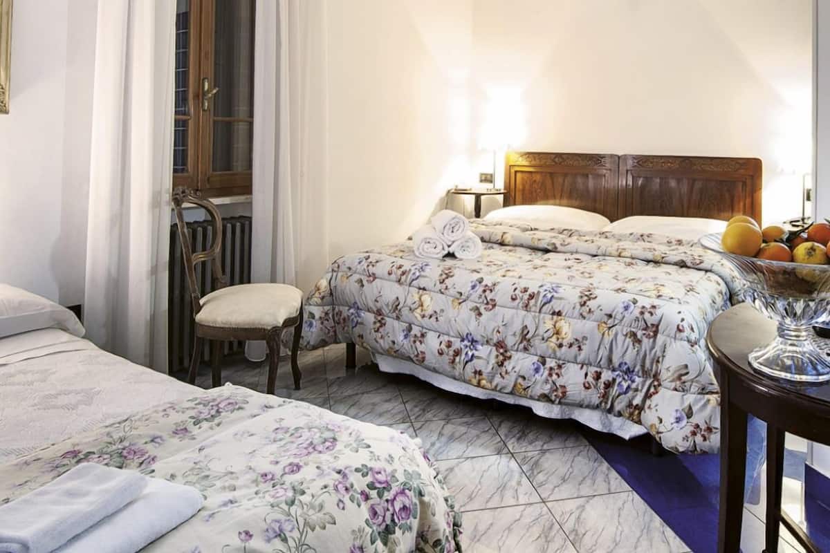 Tripla Standard, accessibile ai disabili | Una cassaforte in camera, una scrivania, Wi-Fi gratuito, lenzuola