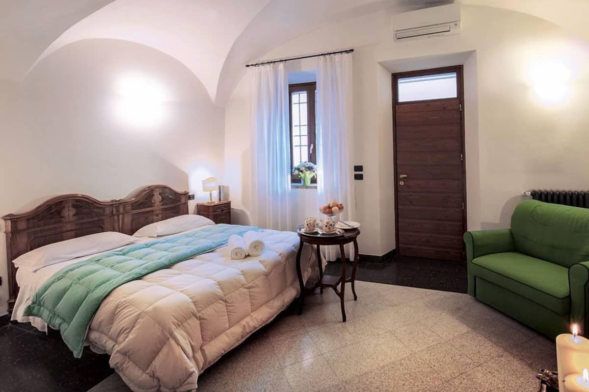 Una cassaforte in camera, una scrivania, Wi-Fi gratuito, lenzuola