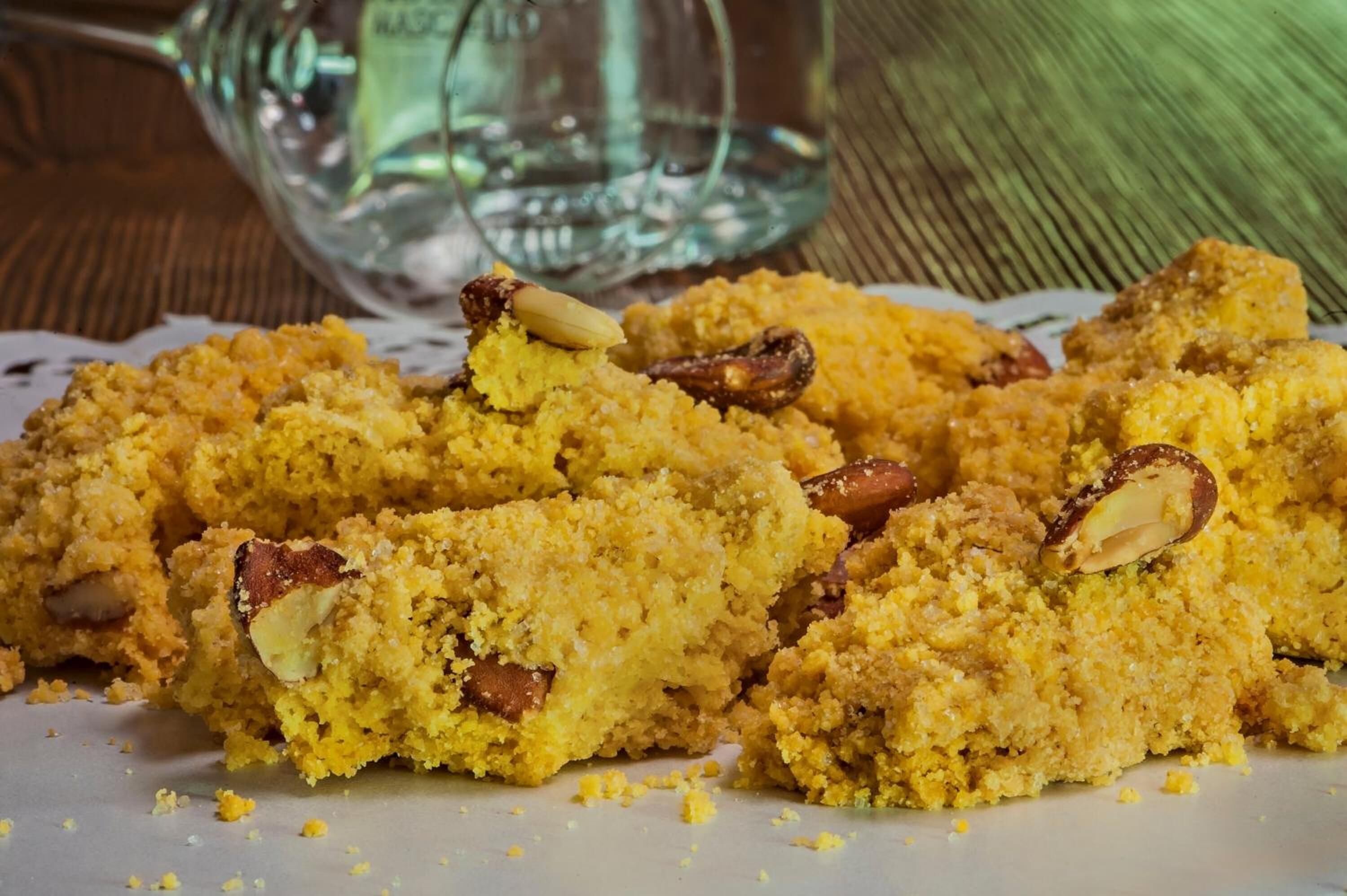 Une assiette de couscous aux noix.