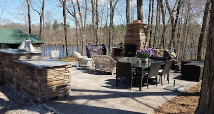 Cabine de lac privée Hemlock Hideaway