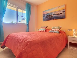 2 bedrooms, iron/ironing board, free WiFi