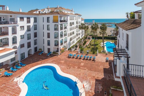 Marina Real Penthouse 2233