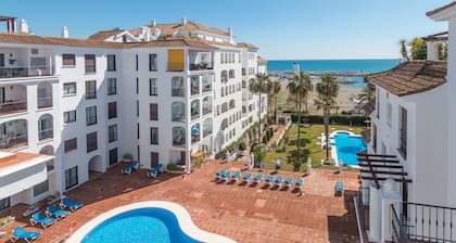 Marina Real Penthouse 2233