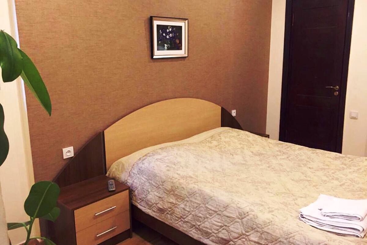 Ropa de cama de alta calidad y escritorio