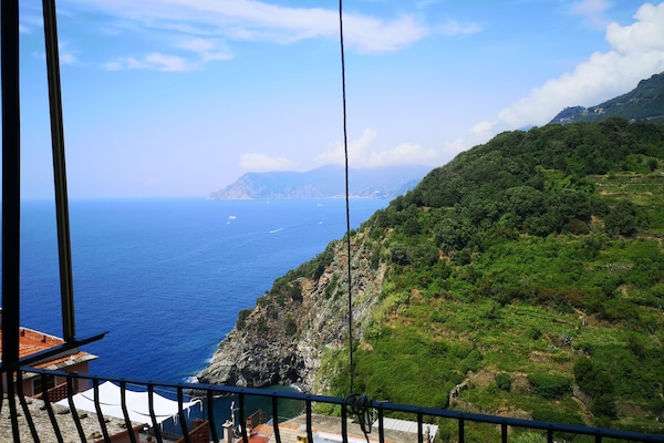 Honeymoon Apartment, Kitchenette, Sea View | Pemandangan balkoni