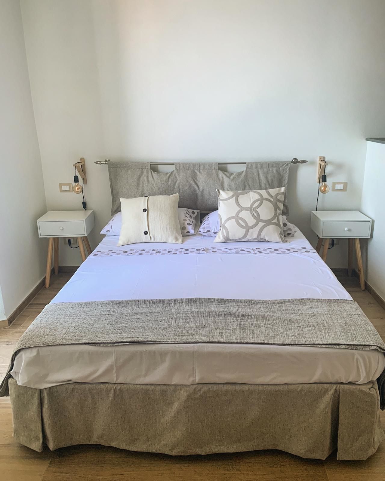 Departamento de luna de miel, cocineta, vista al mar | Ropa de cama de alta calidad, edredón y decoración personalizada 