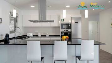 Villa, 4 Schlafzimmer, eigener Pool | Eigene Küche | Großer Kühlschrank, Mikrowelle, Ofen, Herdplatte