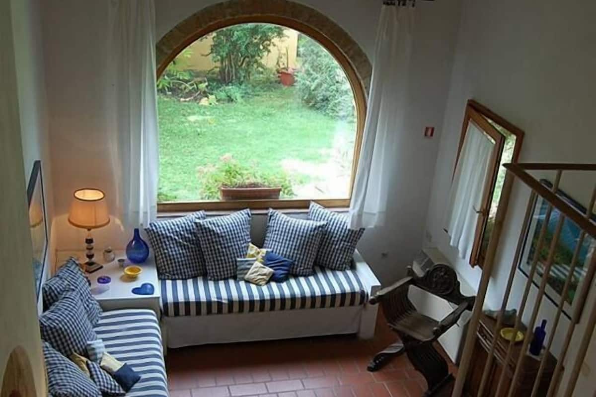 Estudio, 1 cama Queen size (Primula) | Escritorio, cunas, camas extra y wifi gratis